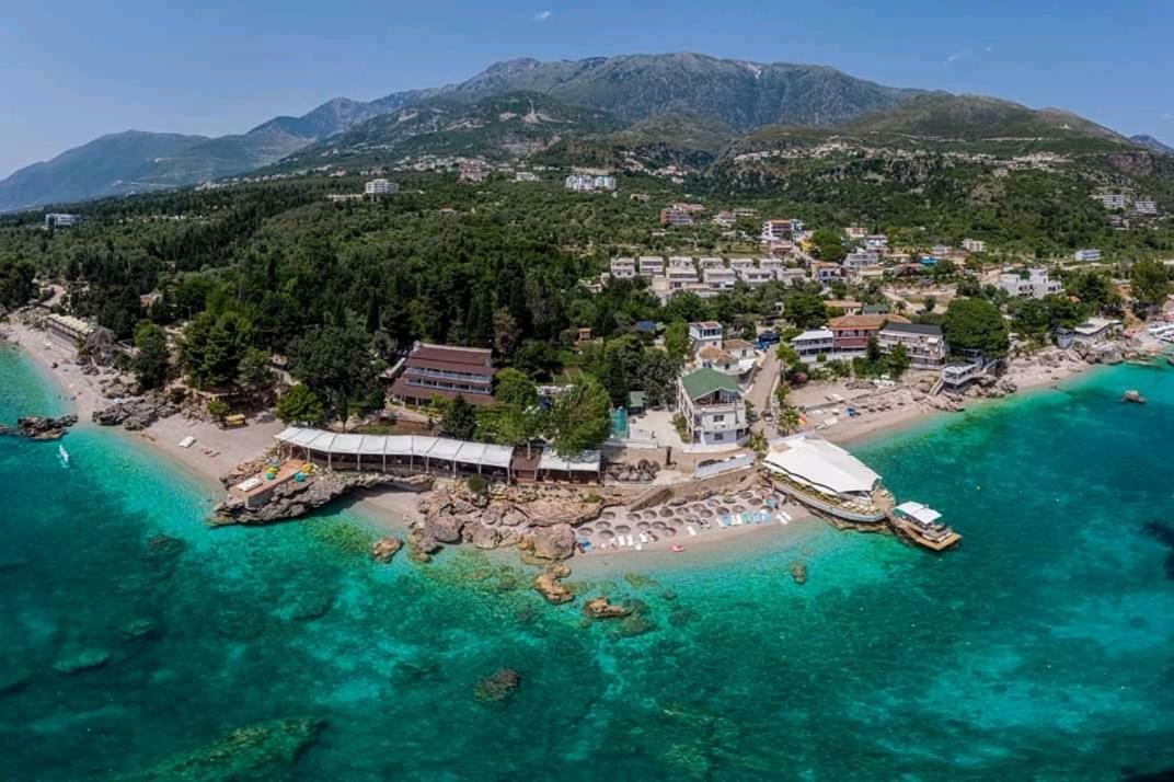 Guesthouse Riviera "Xh&M" Dhermi Luaran gambar